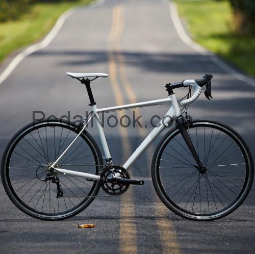 Nashbar AL1 Sora Road Bike specs and reviews 